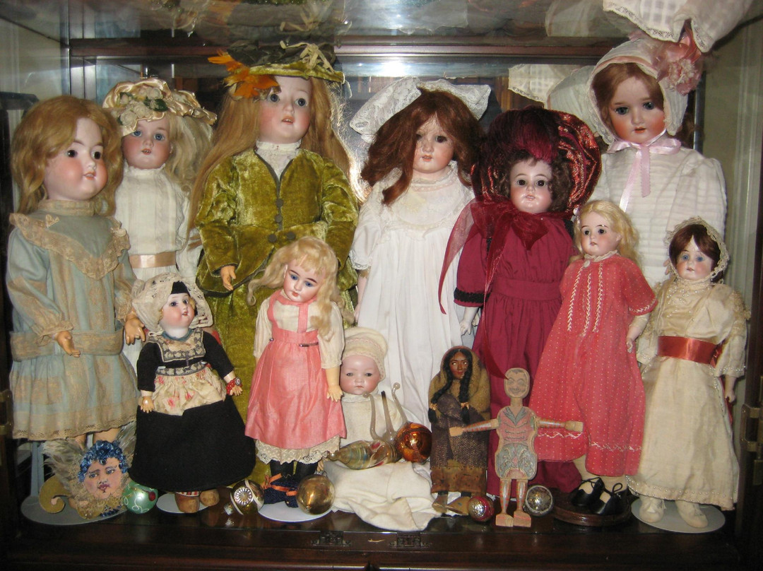 The Forde Doll & Doll House Collection景点图片