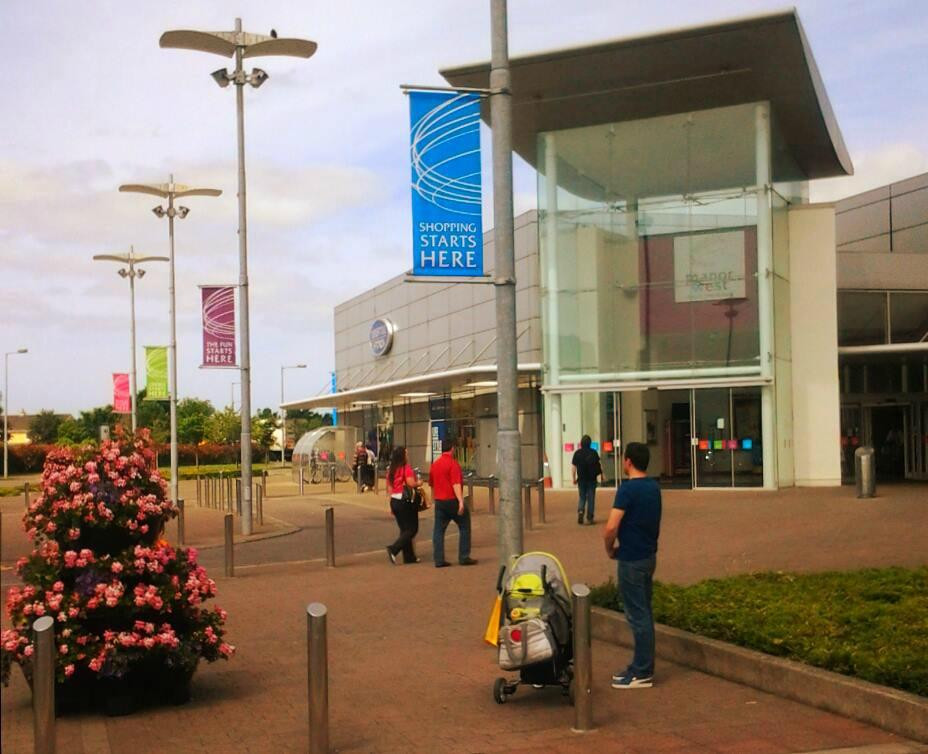 Manor West Retail Park-特拉利必去景点