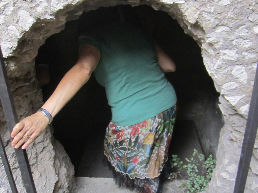 Mausoleo detto delle Carceri Vecchie-San Prisco必去景点