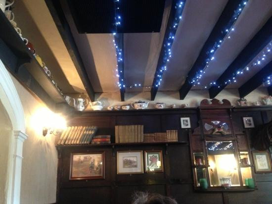 The Halfway House主图