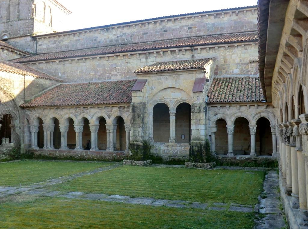 Colegiata De Santillana Del Mar-海边的散提亚拿必去景点
