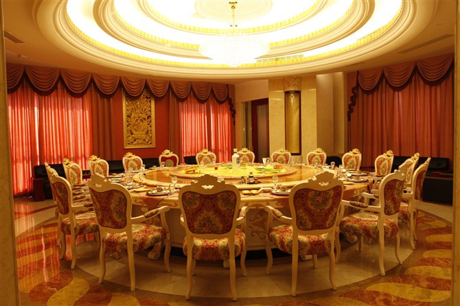 白金汉爵大酒店主图