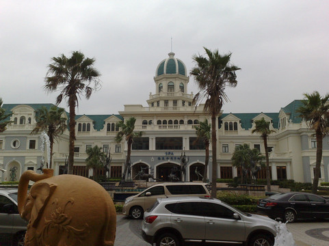 皇冠滨海温泉酒店主图