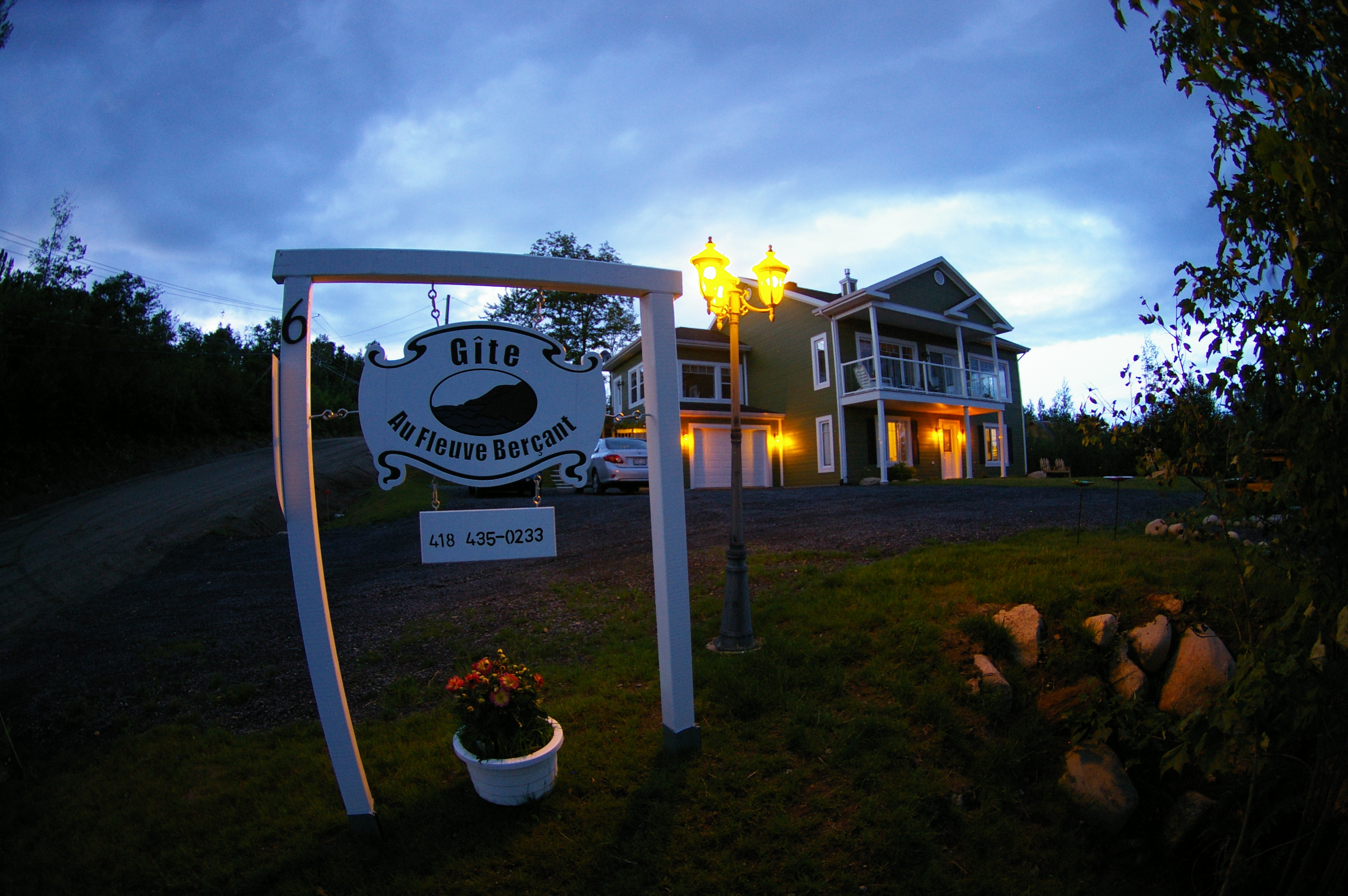 Gite au Fleuve Bercant-客卧