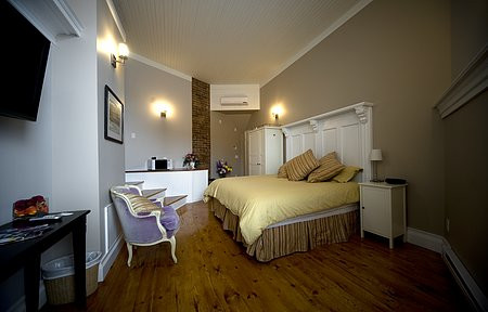 The Piano Inn 1884主图