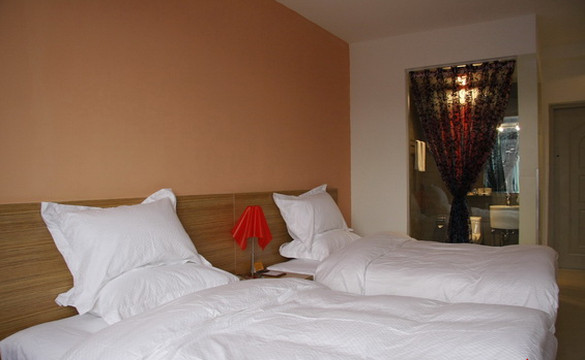 701越容e选酒店(昆医附二院店)主图