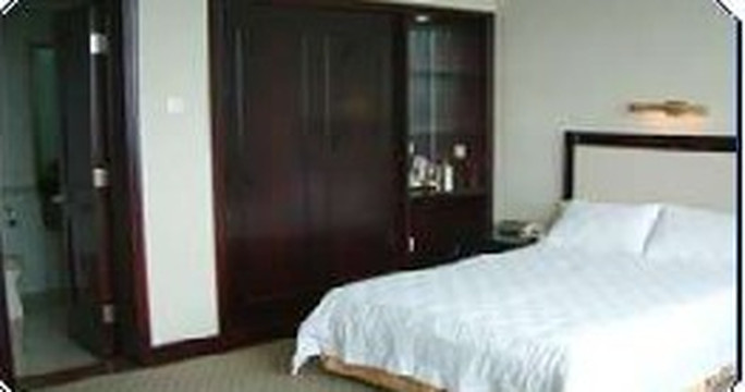 丹顶鹤大酒店主图