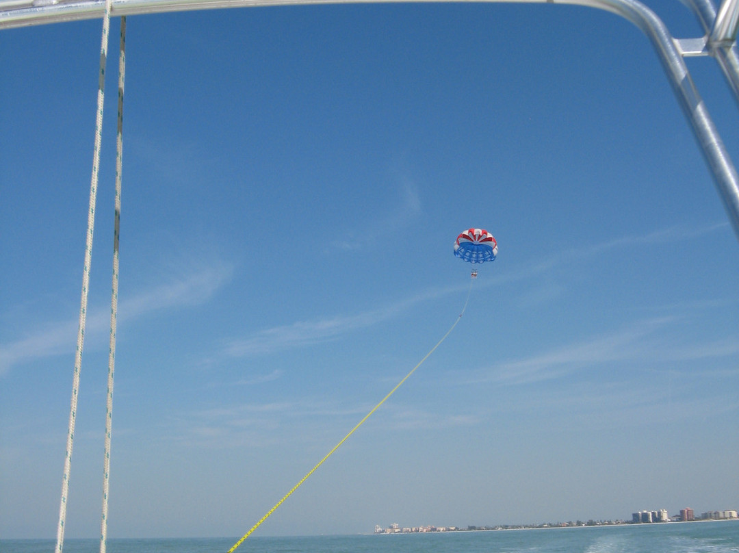 Eagle Parasail景点图片