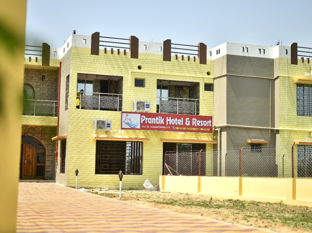 Prantik Hotel And Resort