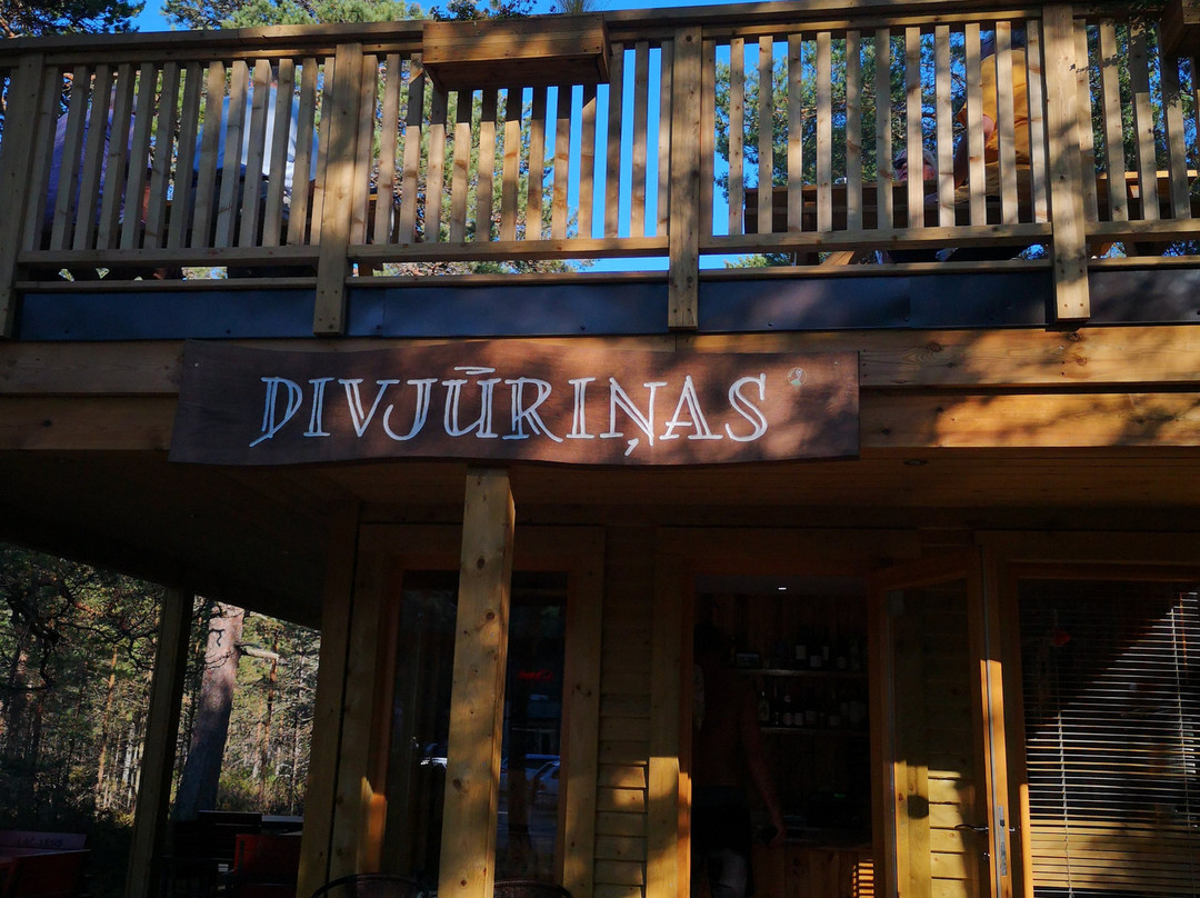 Kolka餐馆和美食-Cafe Divjurinas