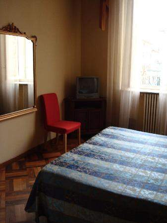 Grosso酒店住宿-Saluzzo Paesana 1718