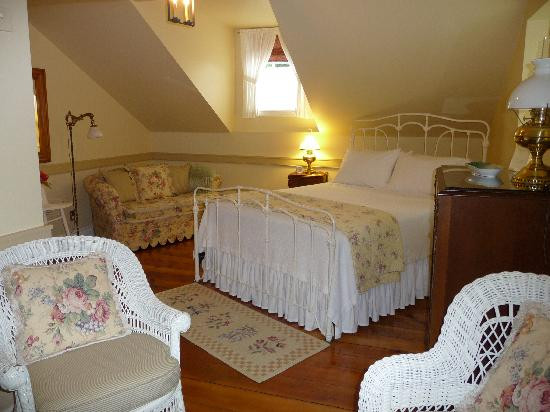 Queenston酒店住宿-American Loyalist Peter Secord Inn C.1782