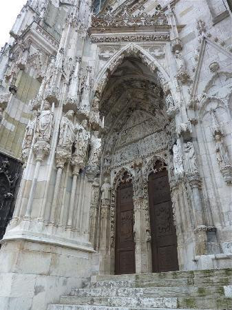 Cathedral of St Peter's景点图片