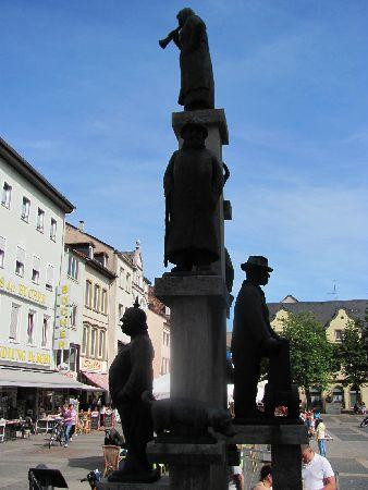 Kornmarkt mit Kornmarktbrunnen景点图片