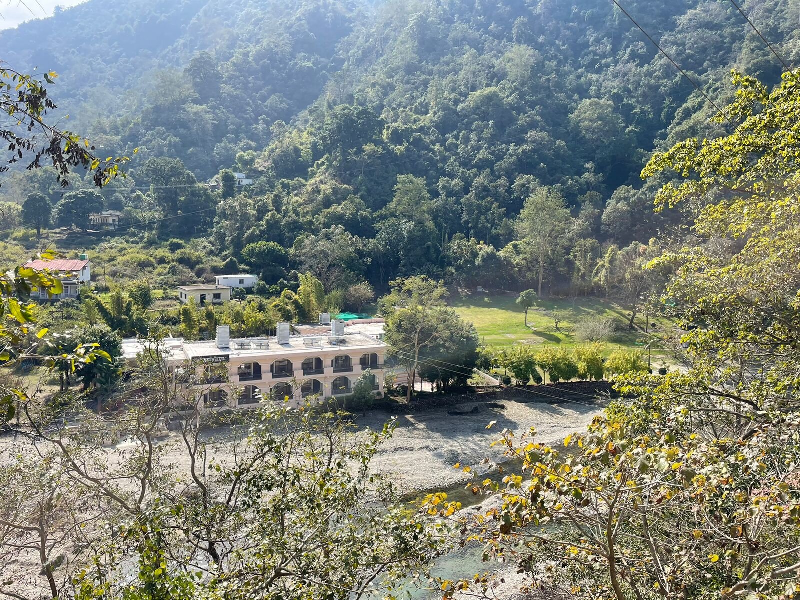 Aranyam River Retreat-浴室