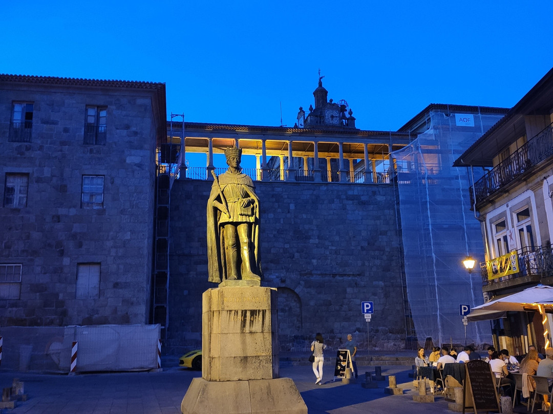 Estatua do Rei Dom Duarte-维塞乌必去景点