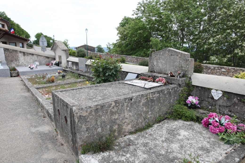 Cimetière communal de Chalençon-Chalencon必去景点