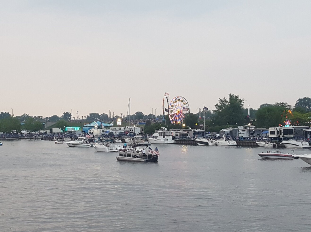 Bay City Boat Lines景点图片
