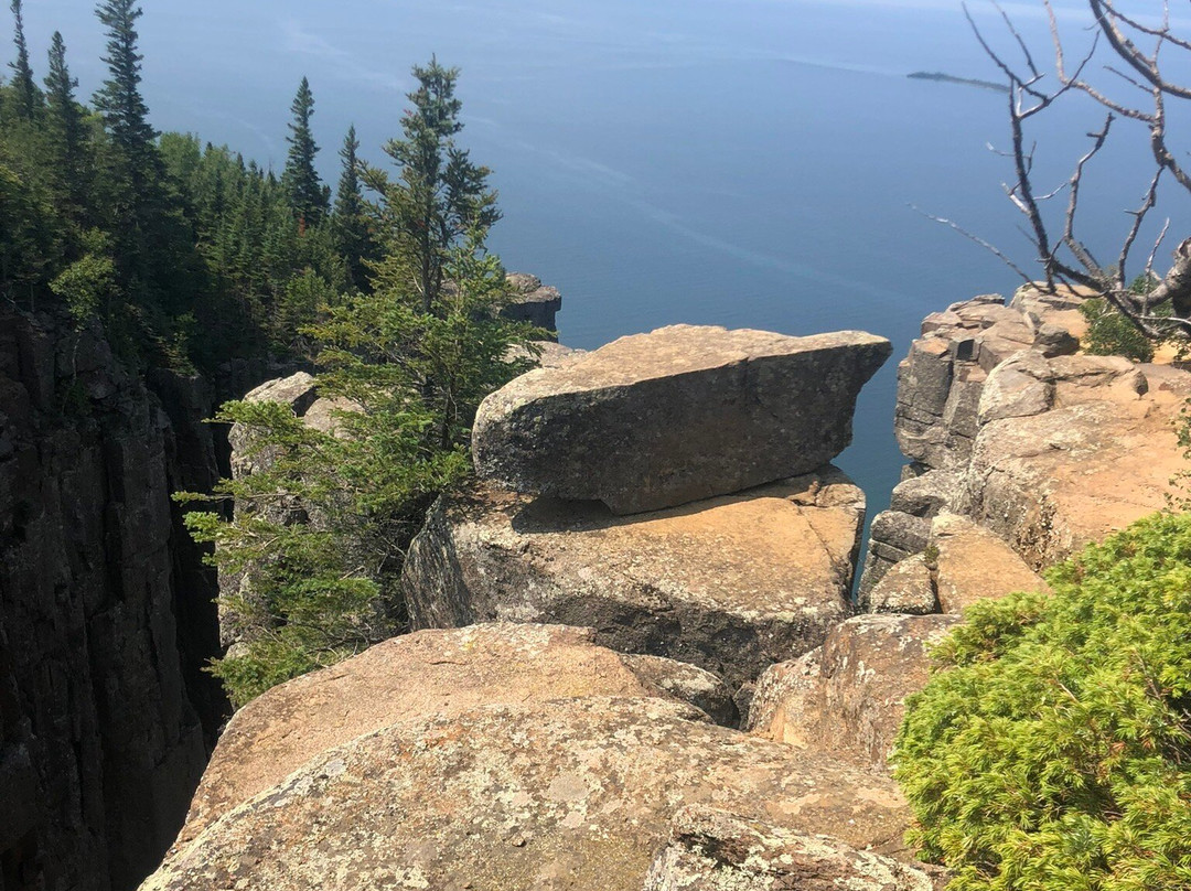Sleeping Giant Provincial Park-Pass Lake必去景点