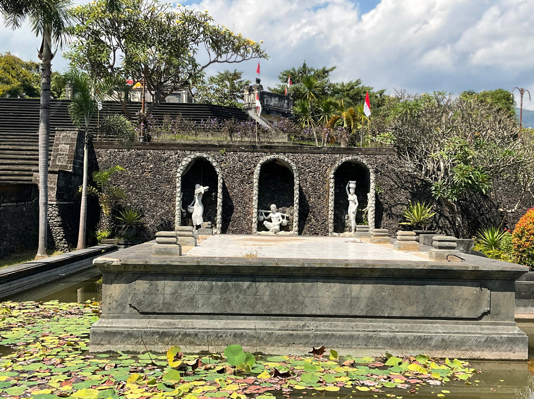 Monument Tri Yudha Sakti景点图片