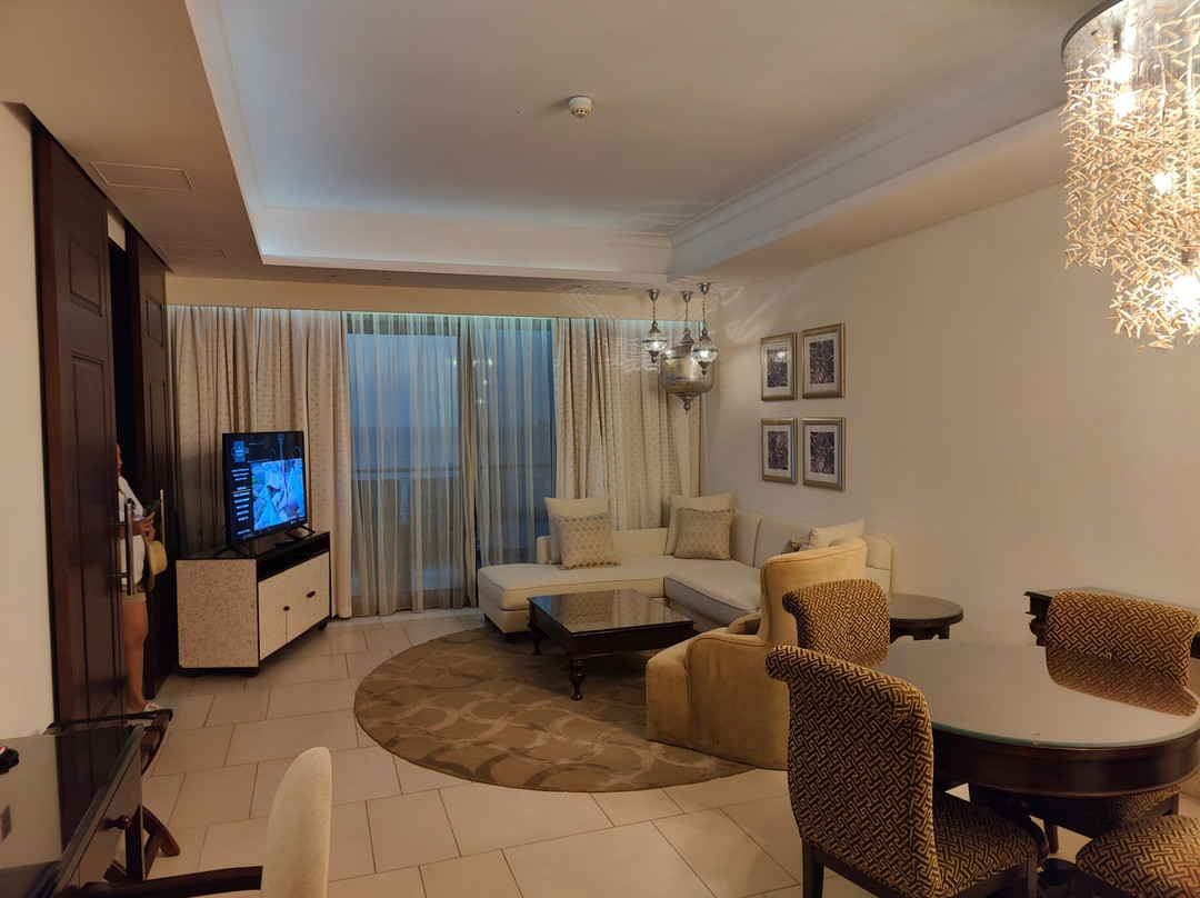 阿治曼萨雷豪华集团度假酒店主图