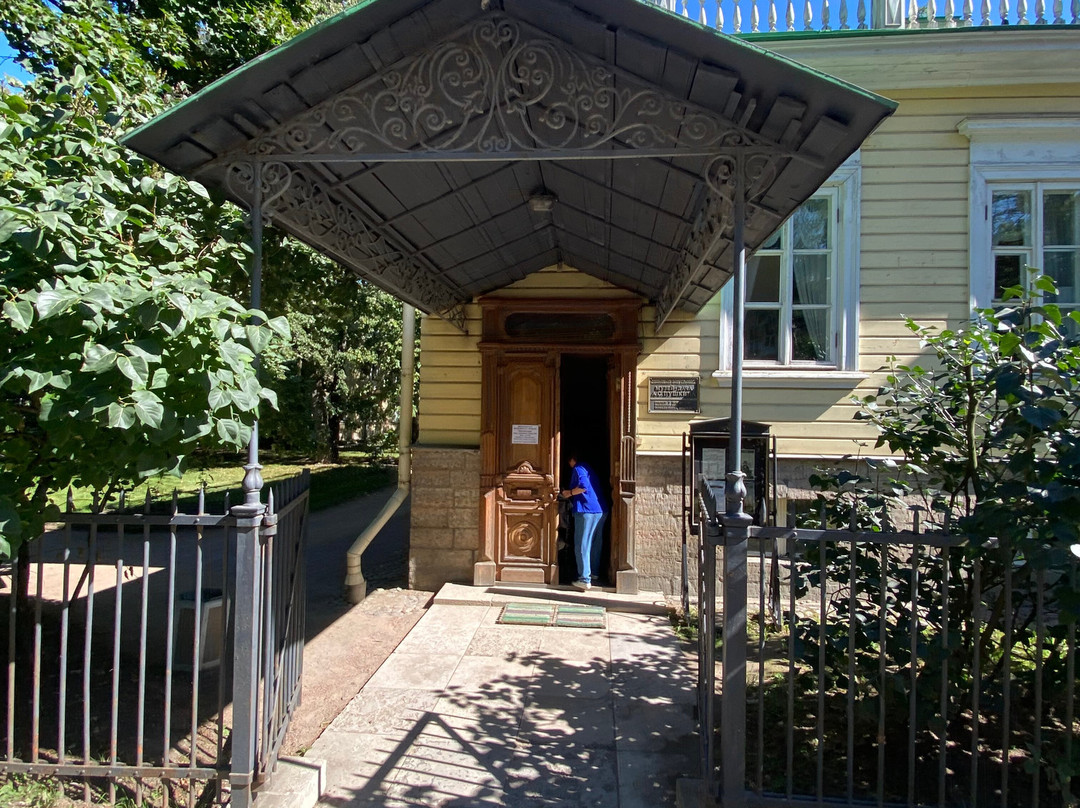 Pushkin Memorial Dacha Museum景点图片