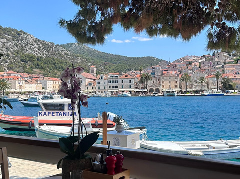 Kapo by Pharos Ventures-赫瓦尔必去景点