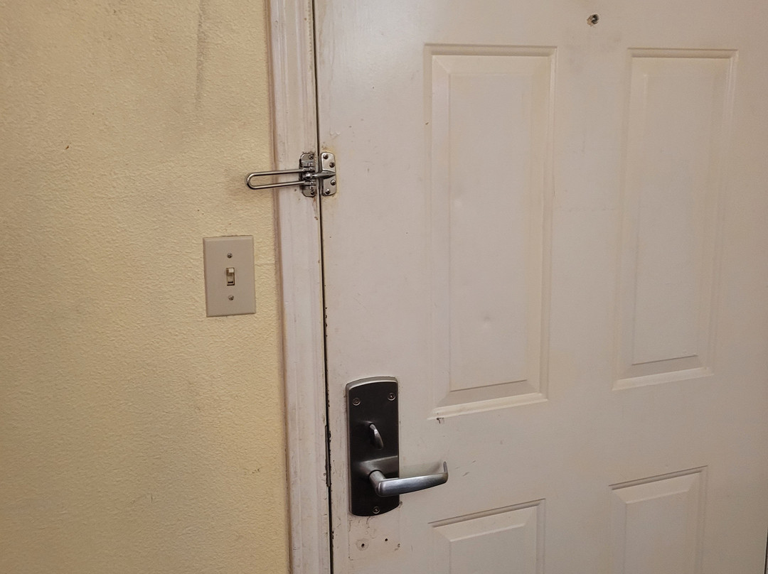 Express Inn & Suites主图