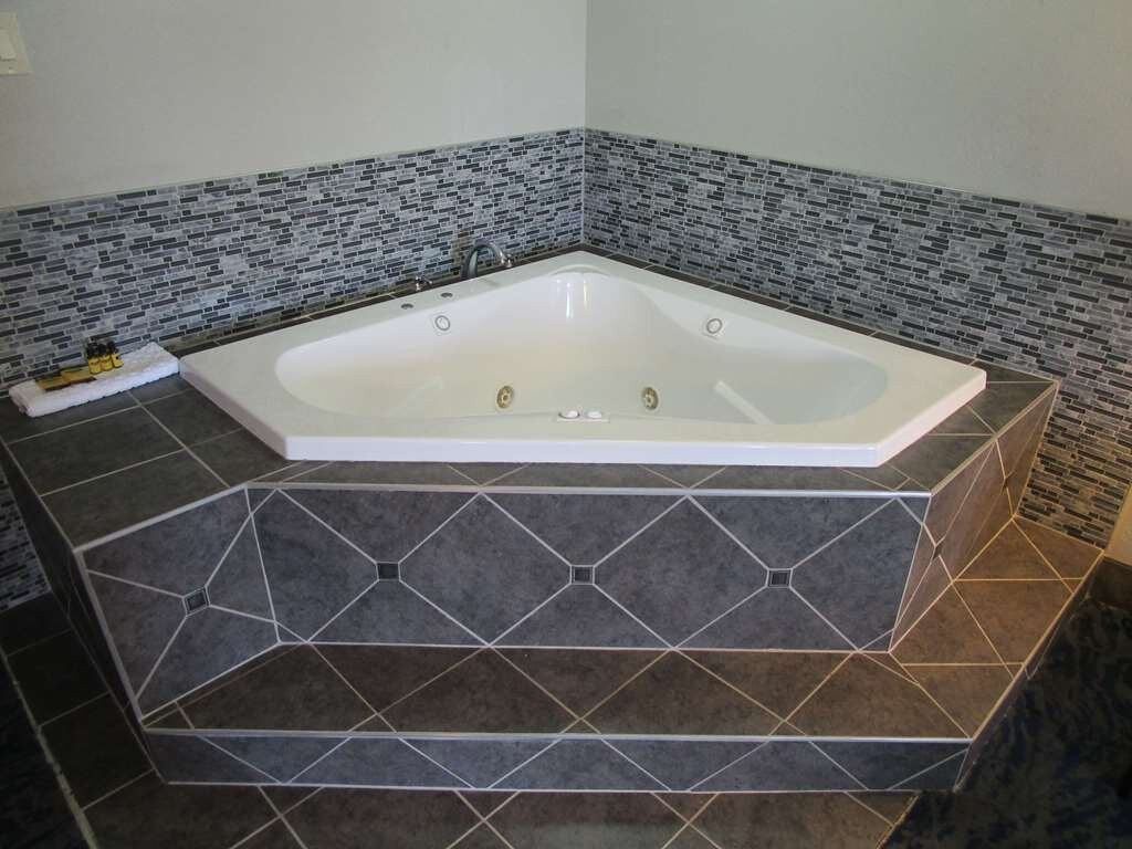 Best Western Plus Bloomington East Hotel主图