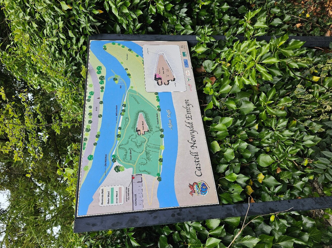 Newcastle Emlyn Castle景点图片