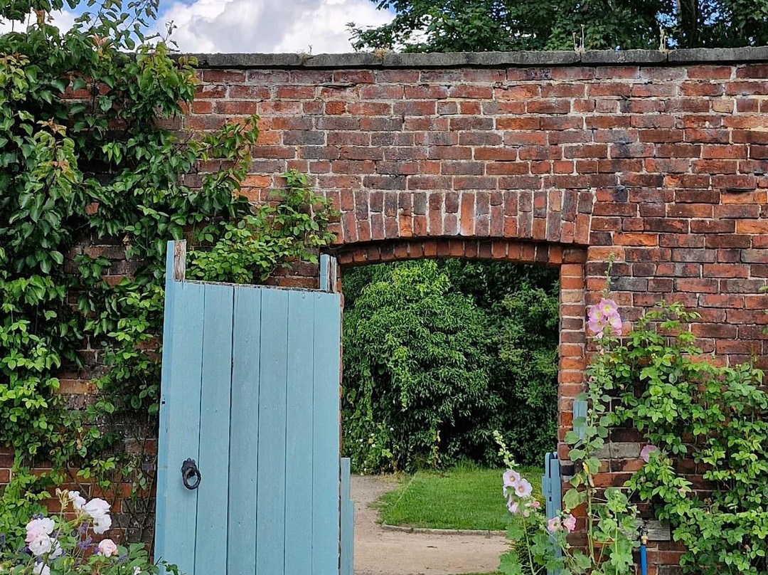 Elford Walled Garden景点图片