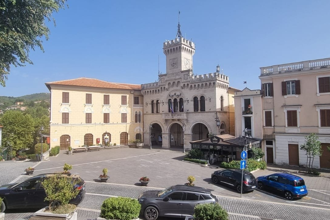 Palazzo Comunale di Fiuggi-菲乌吉必去景点