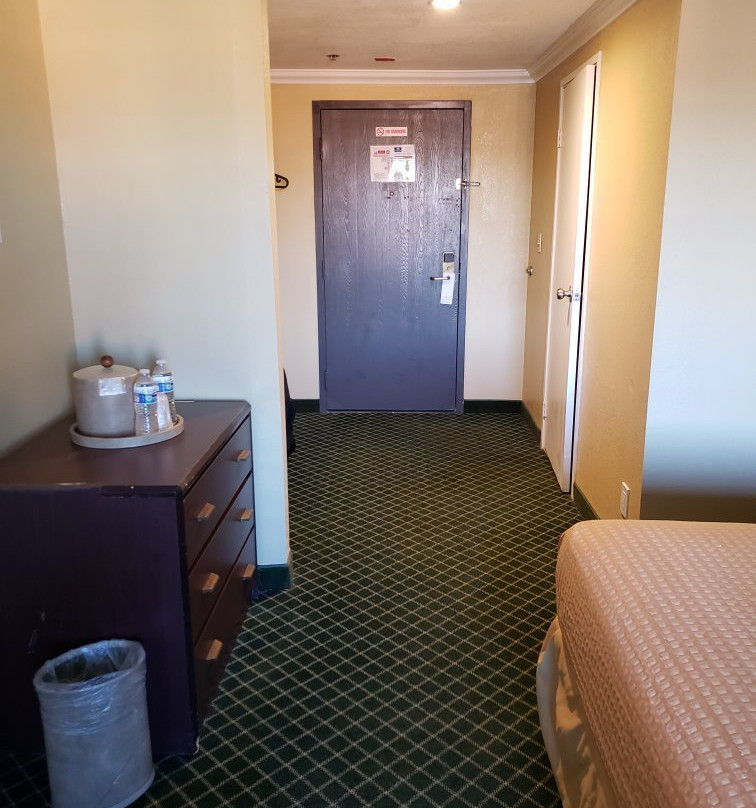 美国索玛最佳价值套房旅馆-洛杉矶机场主图