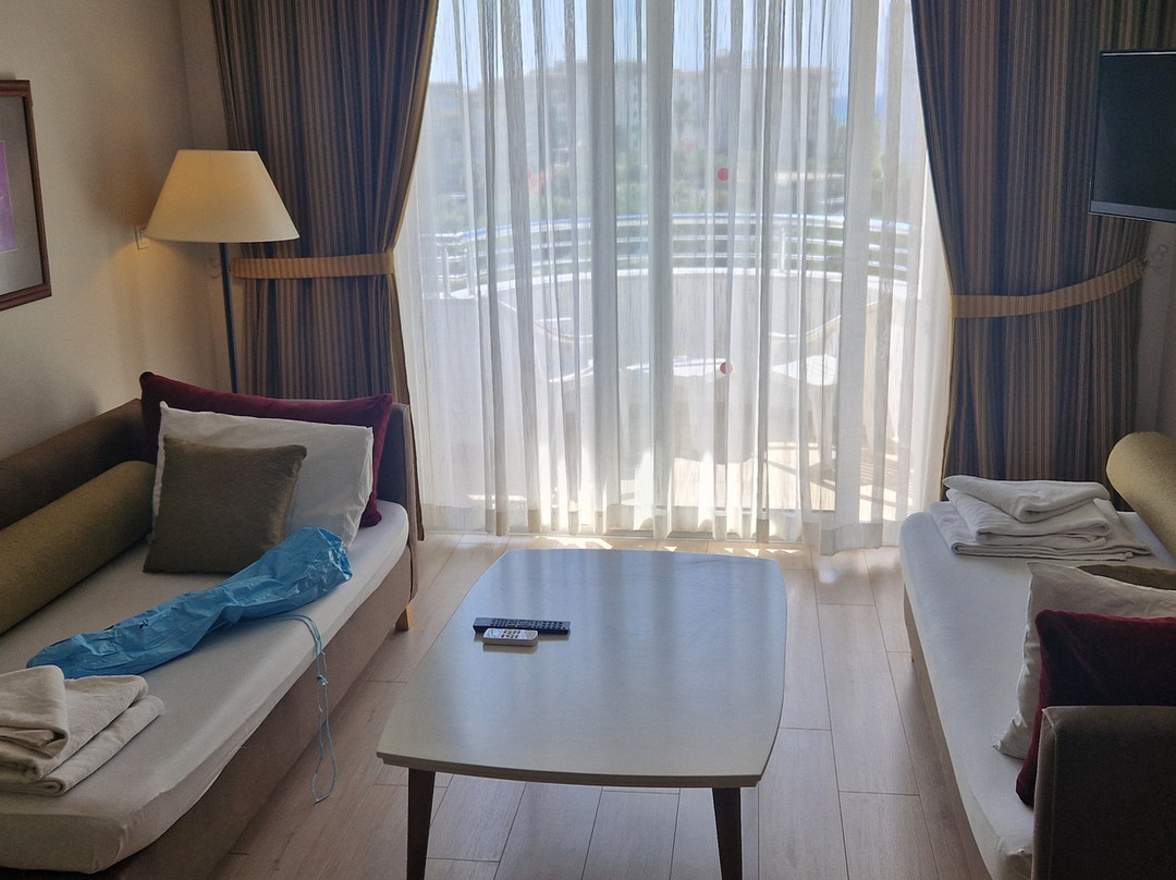 Royal Garden Beach Hotel主图