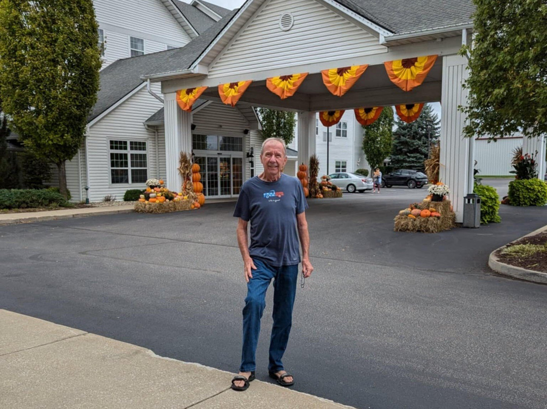 Blue Gate Garden Inn - Shipshewana Hotel主图