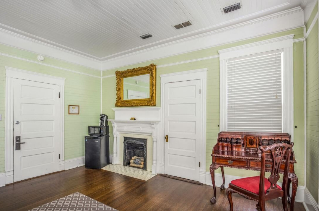 Coombs Inn & Suites主图