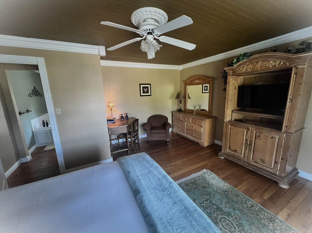 The Hill House Bed & Breakfast主图