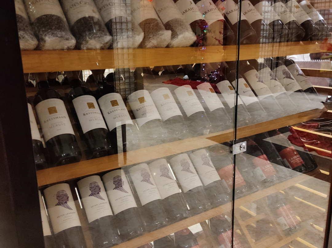 The Lounge - Rimba Papua Hotel