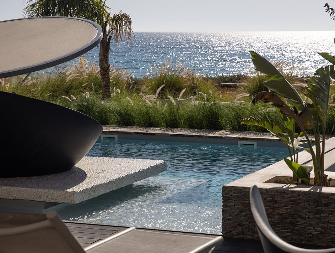 Eden Beachfront Residences & Suites主图