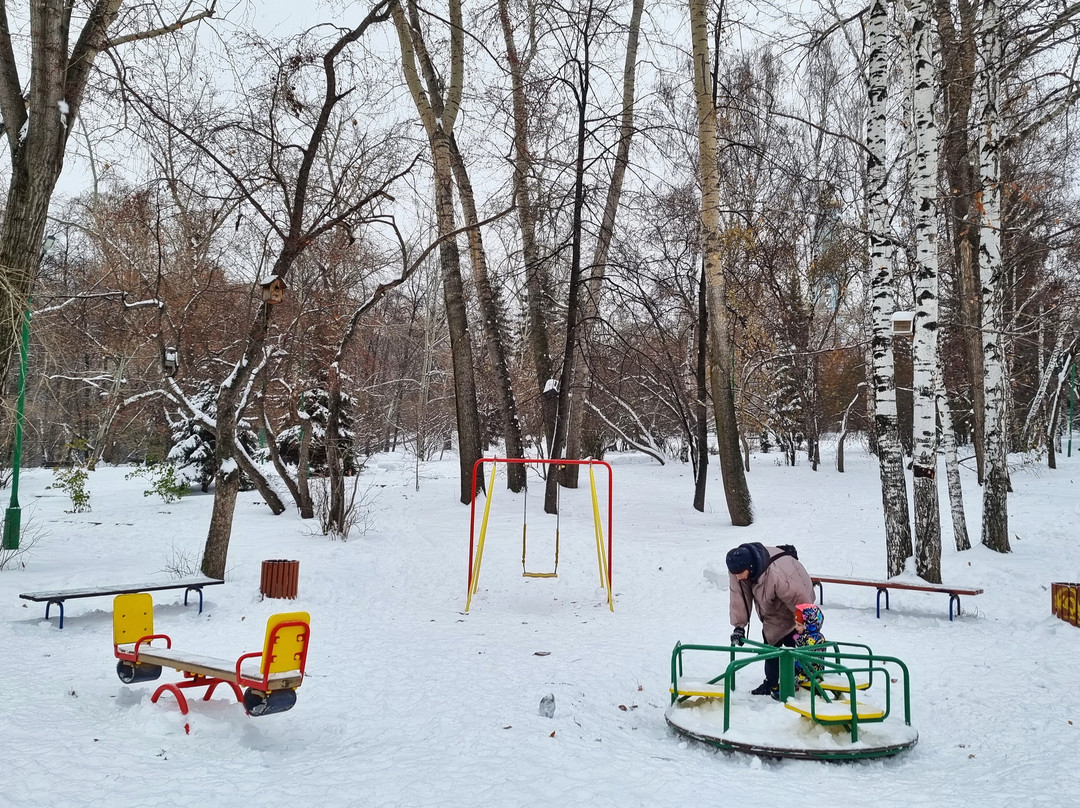 Kharitonovskiy Garden景点图片