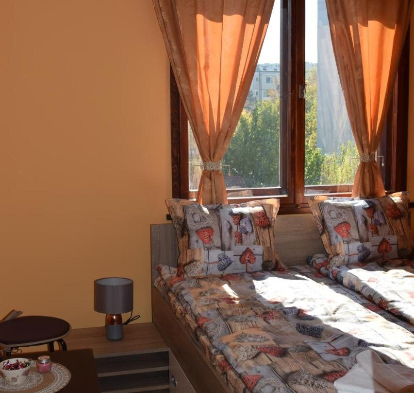 Voivodinovo酒店住宿-Vesi's Rooms
