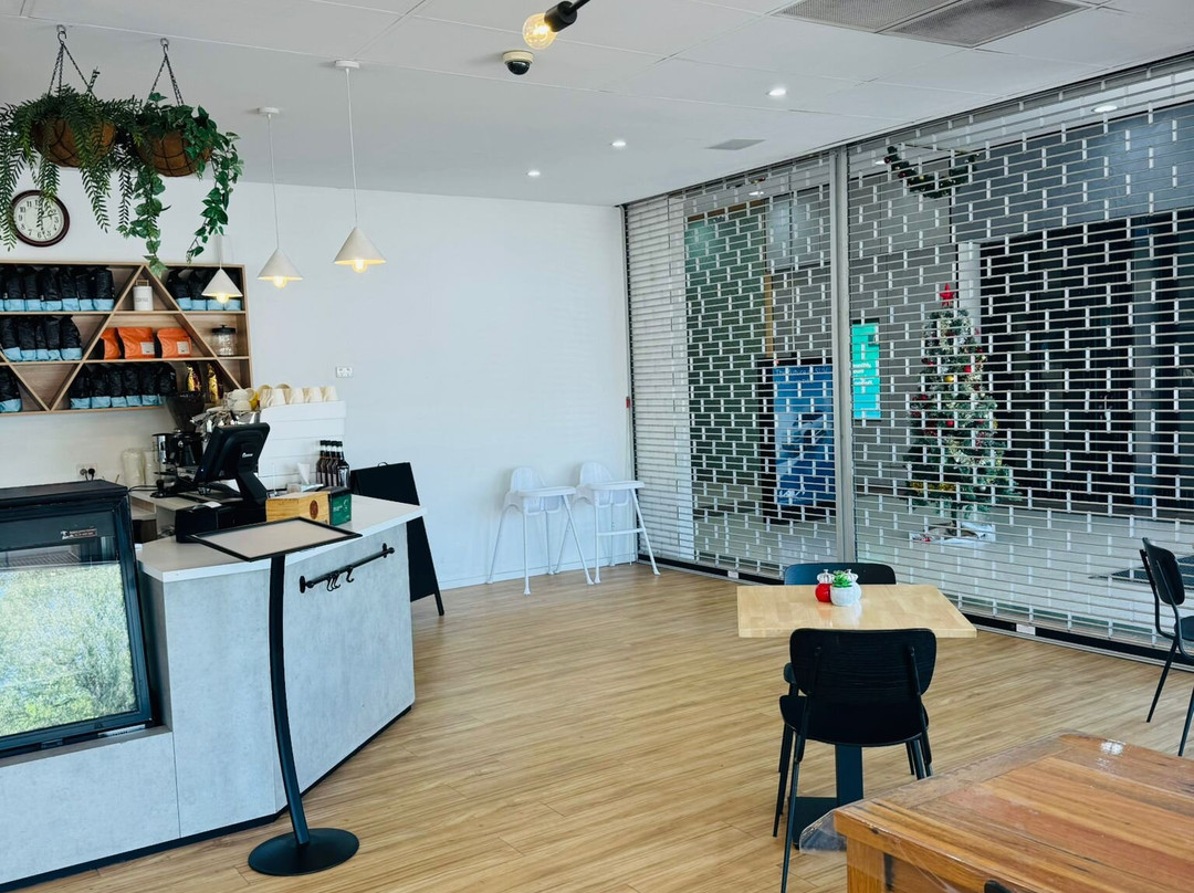 Shamali's Cafe & Bistro