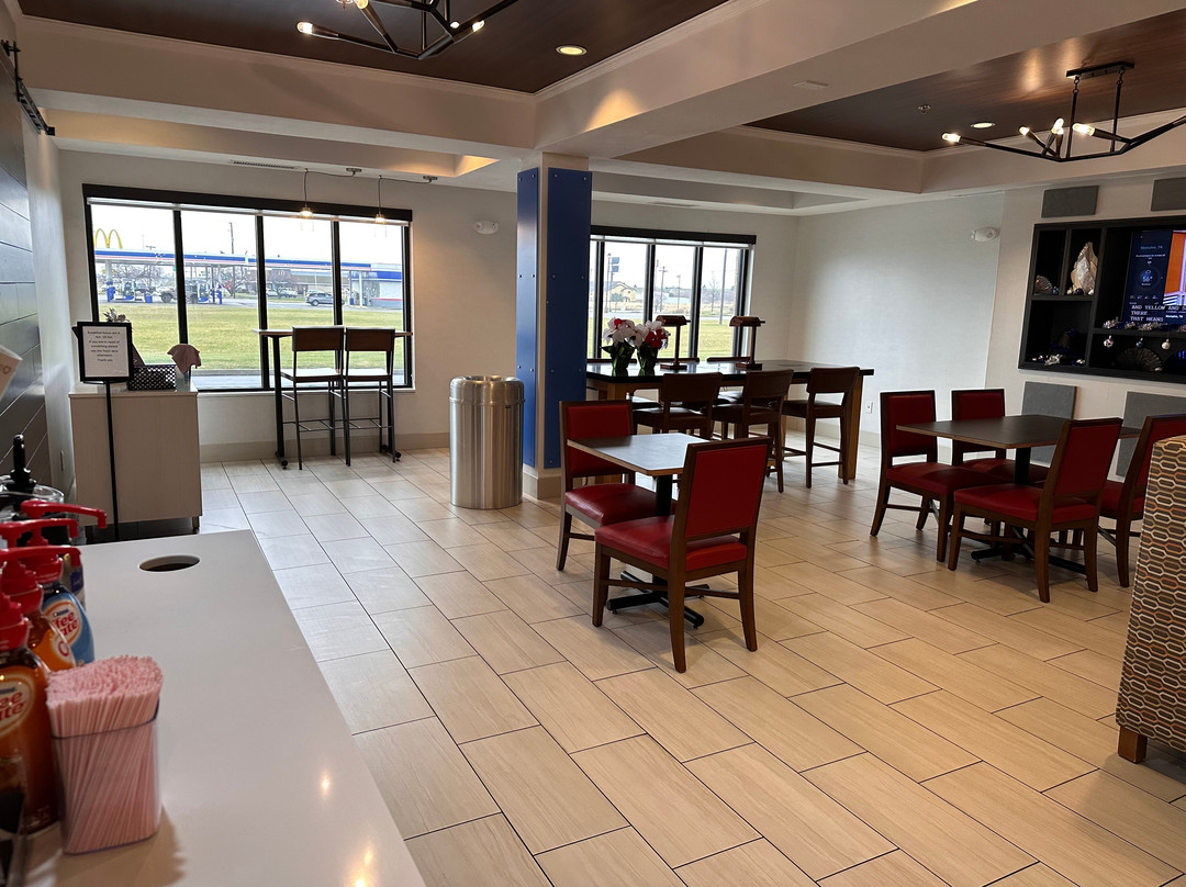 Holiday Inn Express & Suites Crawfordsville by IHG主图