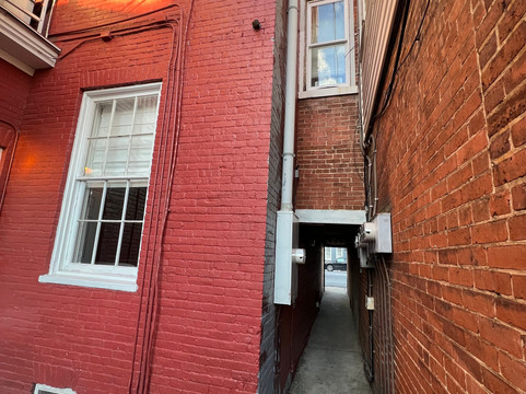 卡莱尔之家主图