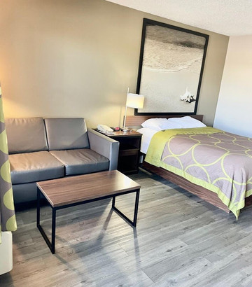 圣路易斯湾温德姆速8酒店主图