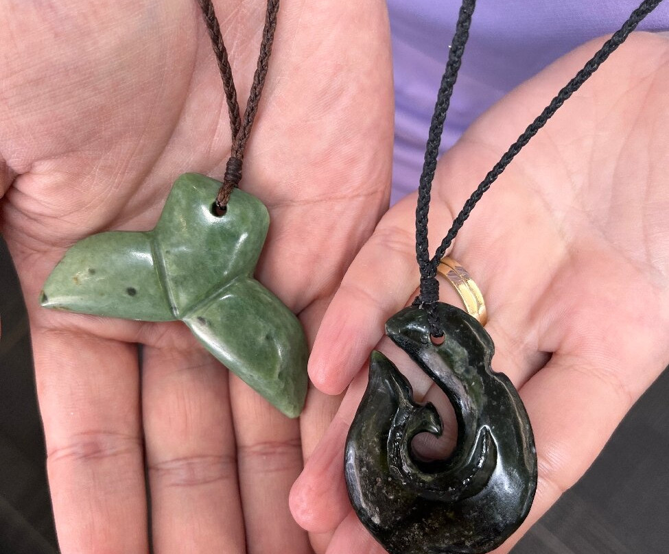 Bonz 'N Stonz Carving Studio景点图片