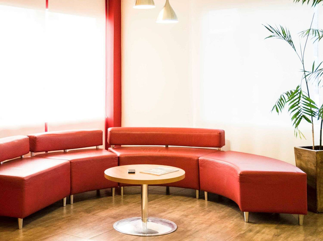 宜必思彼得罗利纳酒店主图