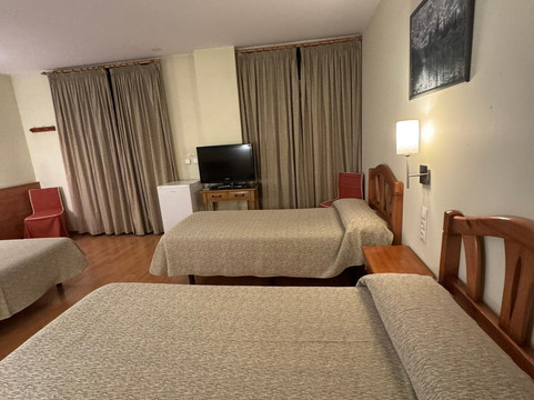 福罗拉公园酒店主图