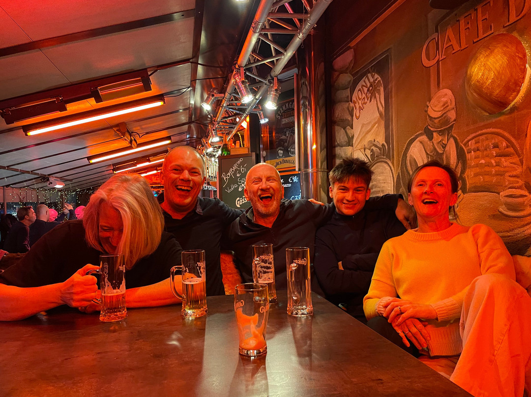 Black & Orange Rock Bar-索登必去景点