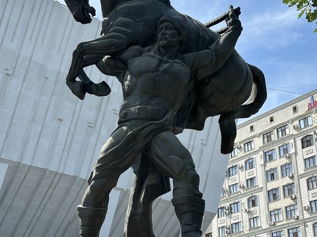 Monument to Baatyr Kaba Uulu Kozhomkul-比斯凯克必去景点